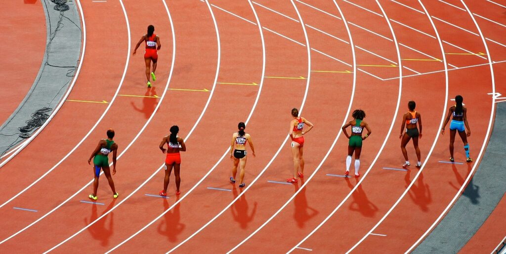 women, race, track and field-801940.jpg